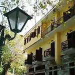 Pelias 3* Portariá