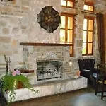 Pelias 3*