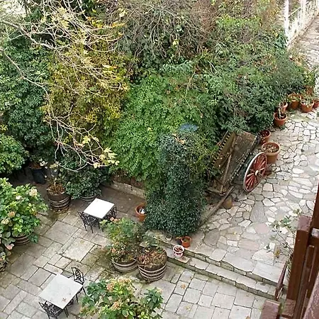 Pelias 3*