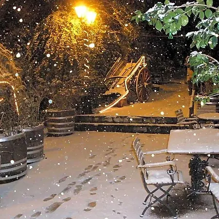 Pelias Hotel