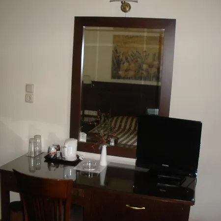 Pelias 3* Portariá