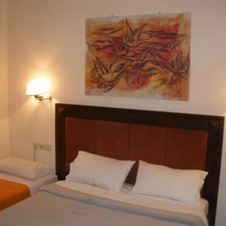 Hotel Pelias 3*